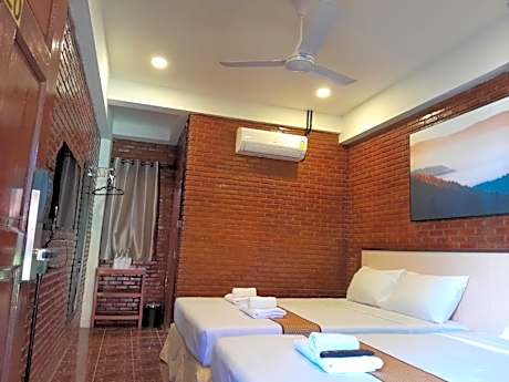 Standard Triple Room with Air Conditioning