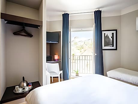 Double or Twin Room - Castle