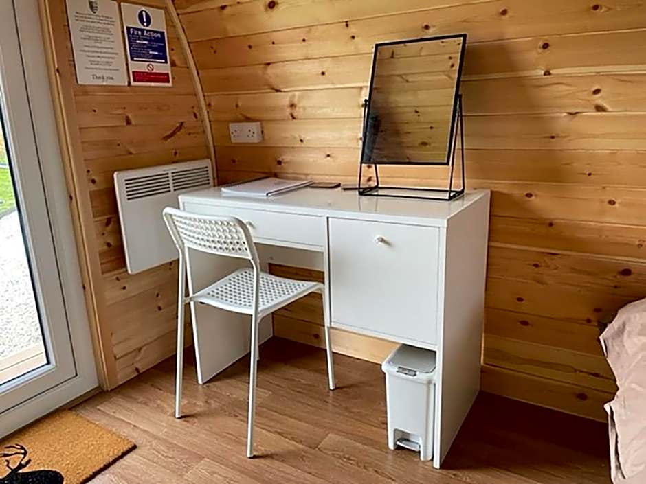 The Fox & Hounds Inn & Camping Pods