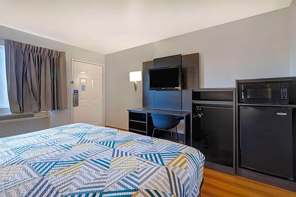 Motel 6-Buttonwillow, CA Central