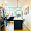 3BR Modern Home - Near SkyTrain - Free Parking & Pet Friendly