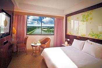 PLOY PALACE MUKDAHAN