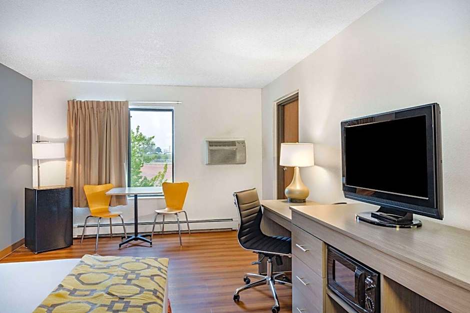 Baymont by Wyndham Gillette