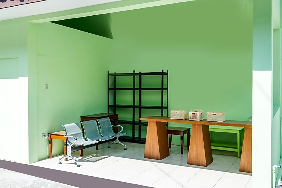 OYO 1399 Cemara Residence Syariah