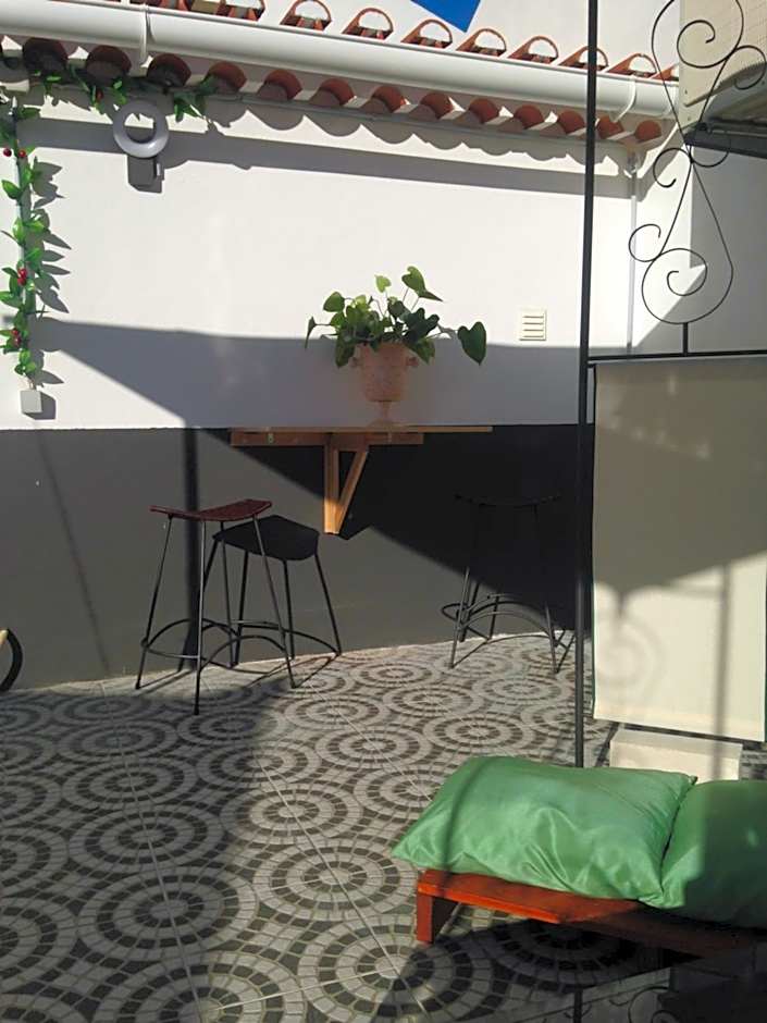 Largo da Rainha, Guesthouse
