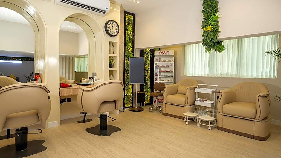 Royal Grand Suite Hotel