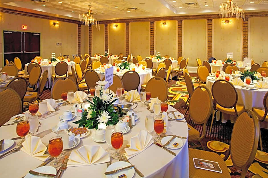 Holiday Inn & Suites Ocala Conference Center By IHG