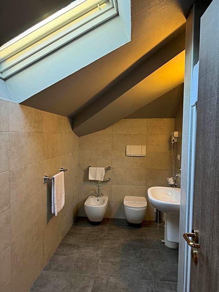 Jet Hotel