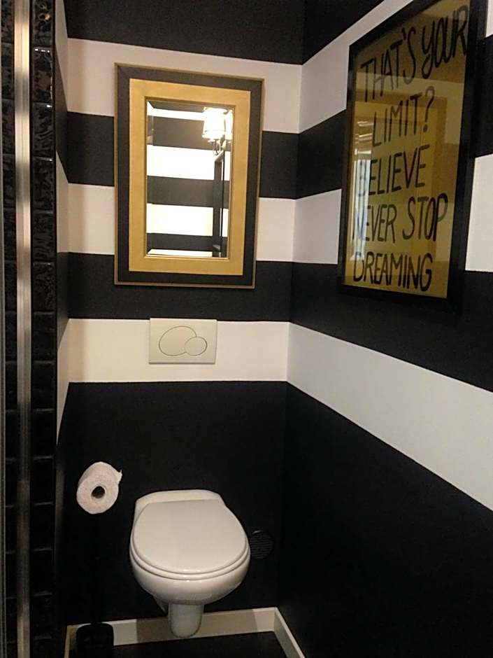 Largo da Rainha, Guesthouse