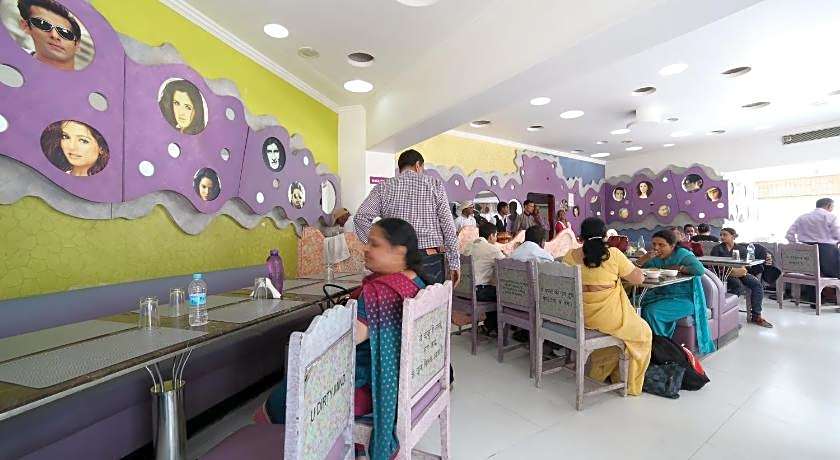 Hotel Samrat International