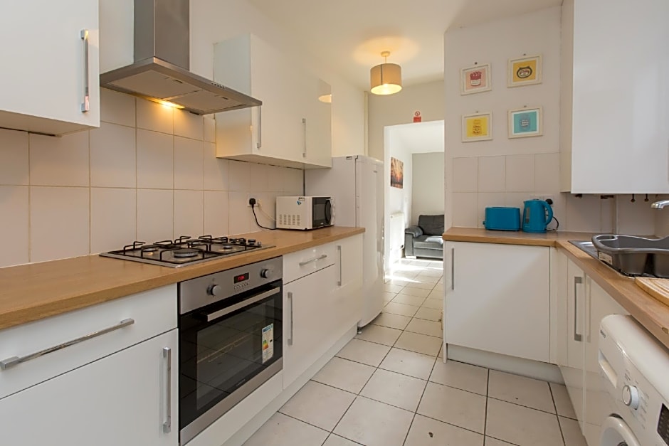 Townhouse @ 27 Electricity St Crewe