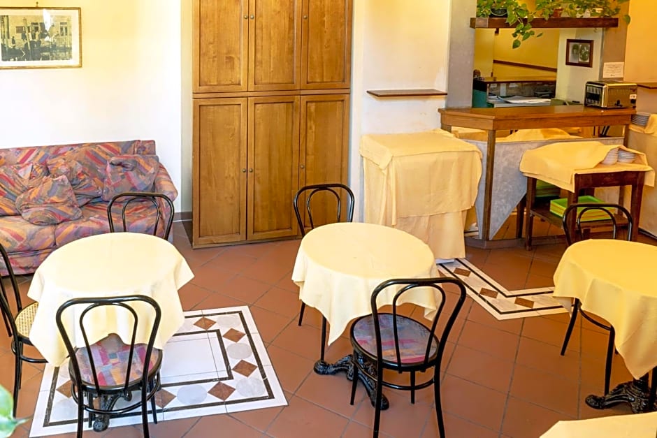 Hotel Monica
