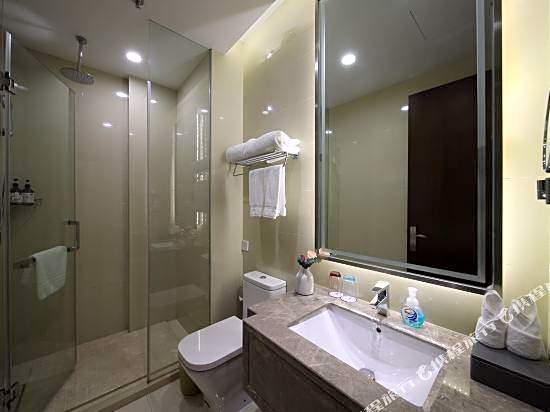Hanya Kaiyuan Yiju Hotel (Ningbo East New Town Convention and Exhibition Center)
