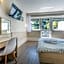 Maestral Residence