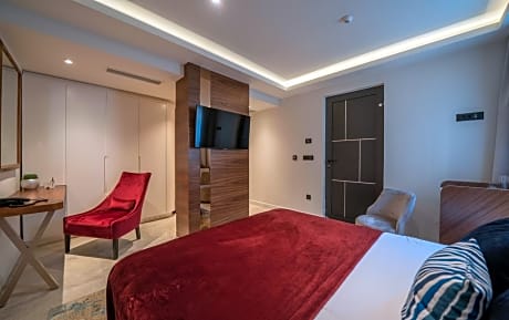 Economy Double Room with Courtyard Entrance