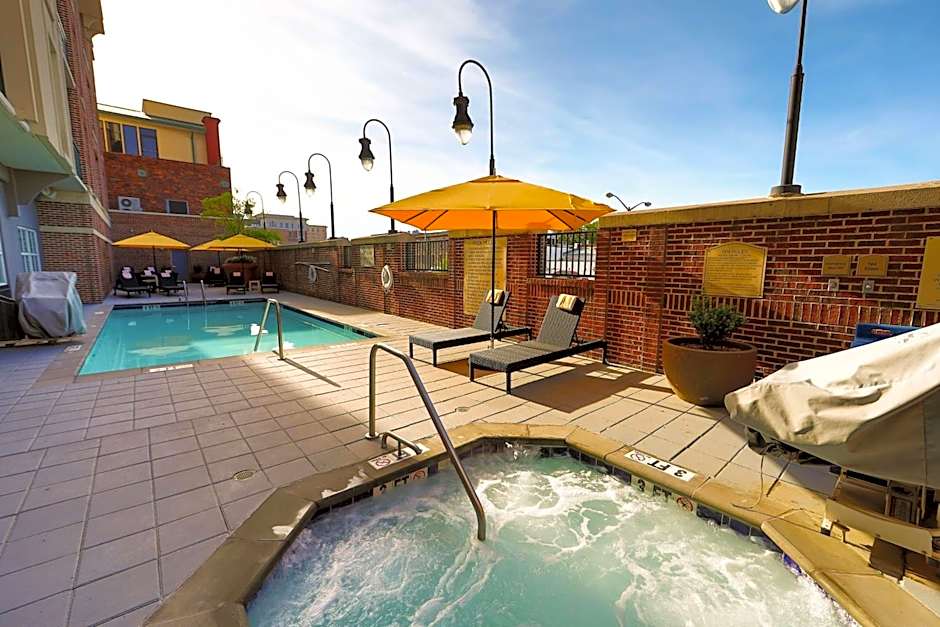 Hilton Garden Inn Historic Savannah