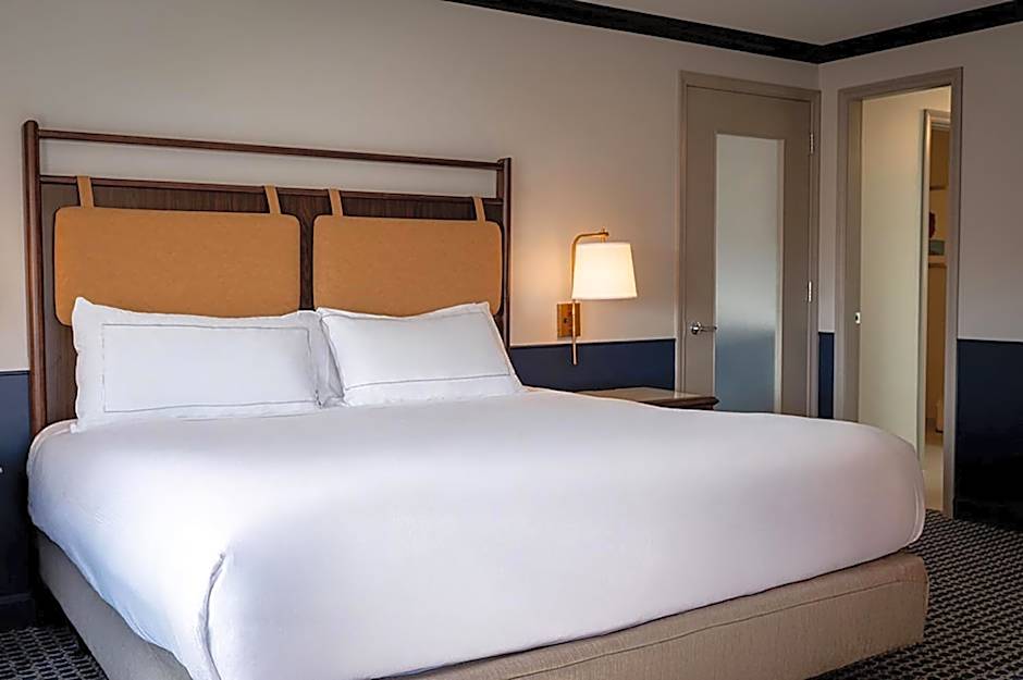 Hilton Orrington / Evanston