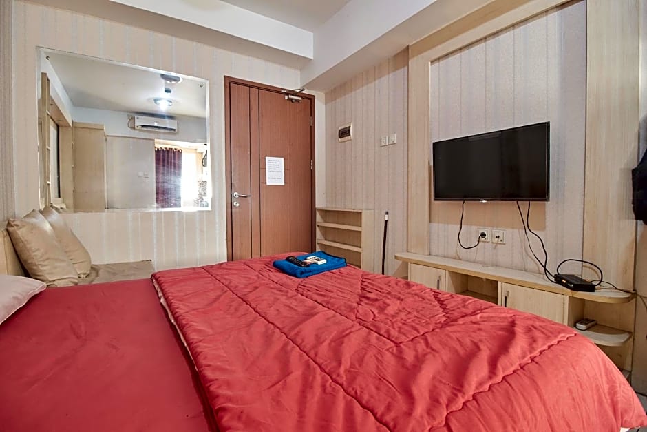 Apartment Green Lake View Ciputat by Celebrity Room