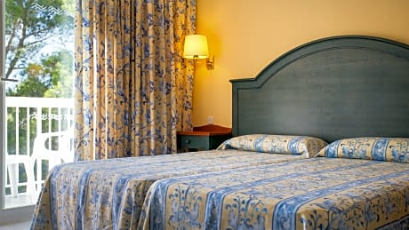 DOUBLE OR TWIN STANDARD ROOM