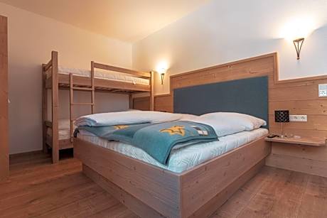 Four-Bedroom Apartment with Balcony