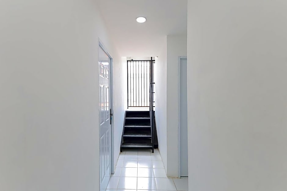 RedDoorz near Pasar Lama Serang