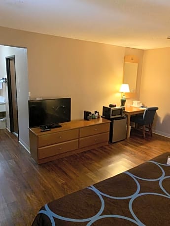 King Room - Pet Friendly/Non-Smoking