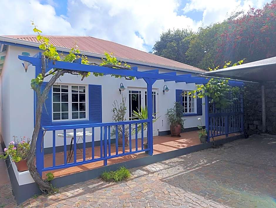 Guinea Fowl Lodge - Lagoon & Heads View B&B, Central Knysna