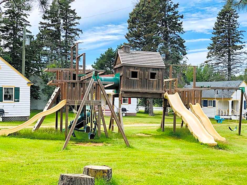 Green Gables Bungalow Court