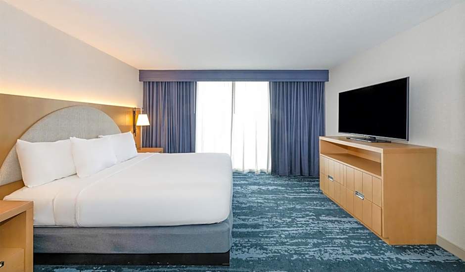 Embassy Suites by Hilton Minneapolis Bloomington Edina