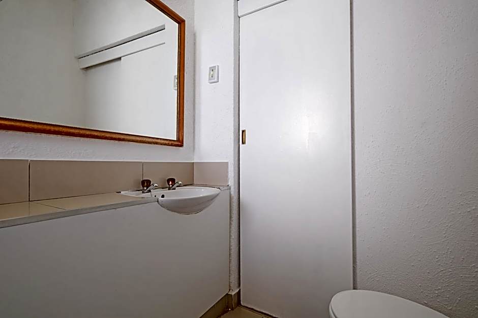 Inn & Out Sandton Park