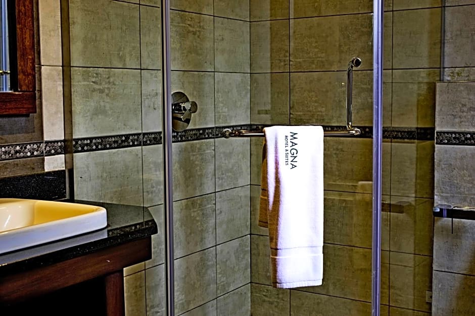 Magna Hotel and Suites