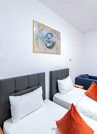 Twin Room with Shower