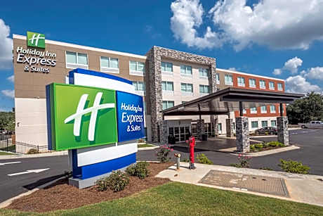 Holiday Inn Express & Suites Commerce By IHG
