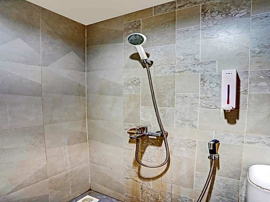 Capital O 90888 Bintang Diponggo Residence