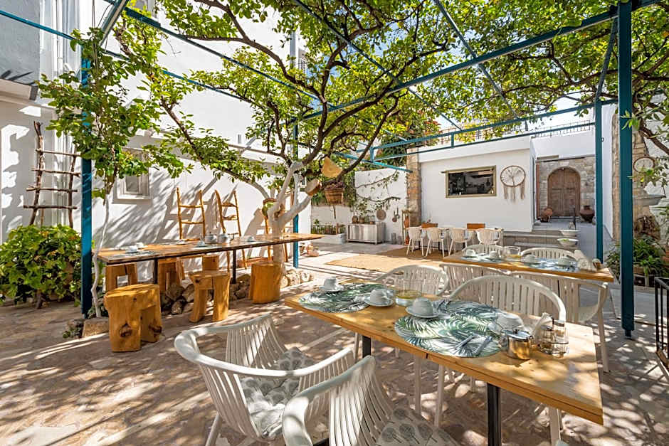 Lefka Hotel & Apartments