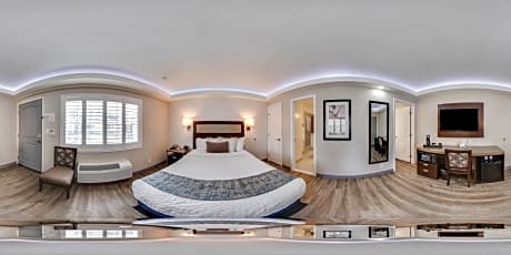 Queen Room with One Queen Bed and One Double Bed - Non-Smoking