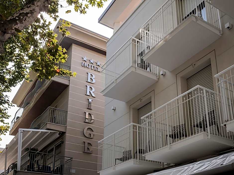 Hotel Bridge