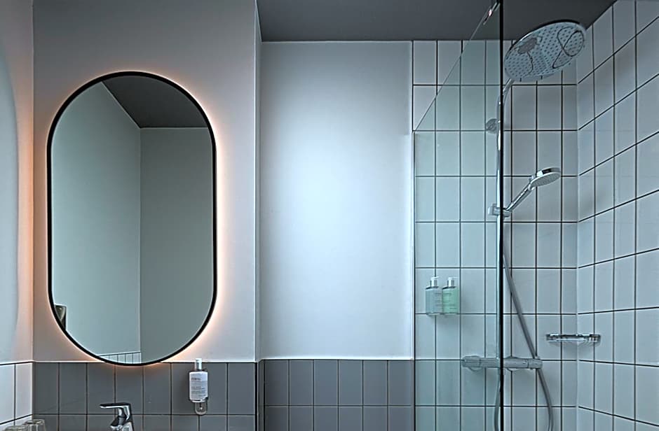 Leonardo Hotel Galway - Formerly Jurys Inn