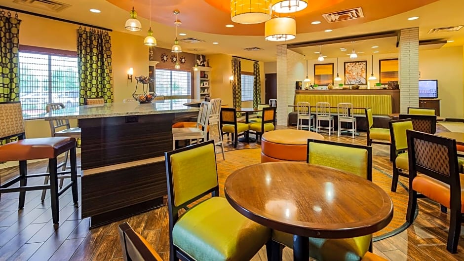 Best Western Plus Tupelo Inn & Suites