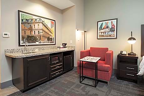 Deluxe King Room - Non-Smoking