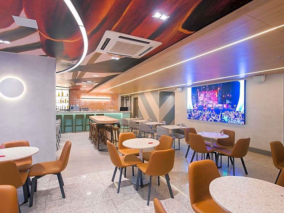 Ibis Curitiba Shopping
