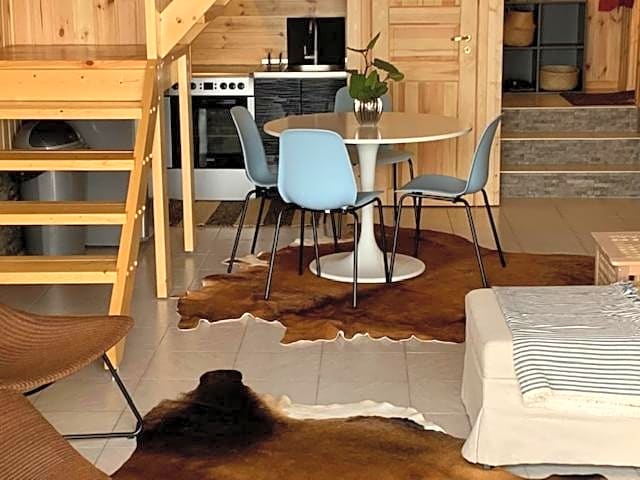 Small Vinter Summer House