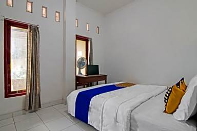 SPOT ON 92498 Fanni Homestay
