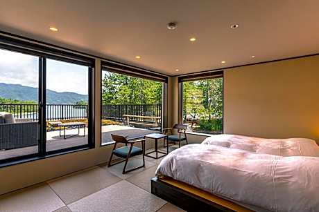 Deluxe Twin Room with Sea View