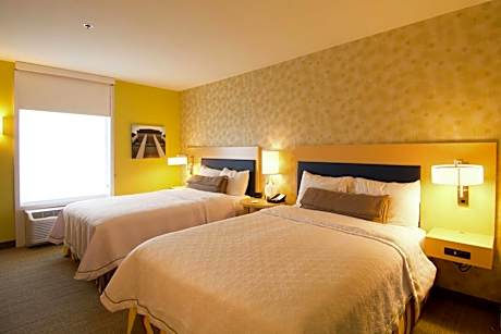 Queen Studio with Two Queen Beds - Mobility and Hearing Access/Non-Smoking