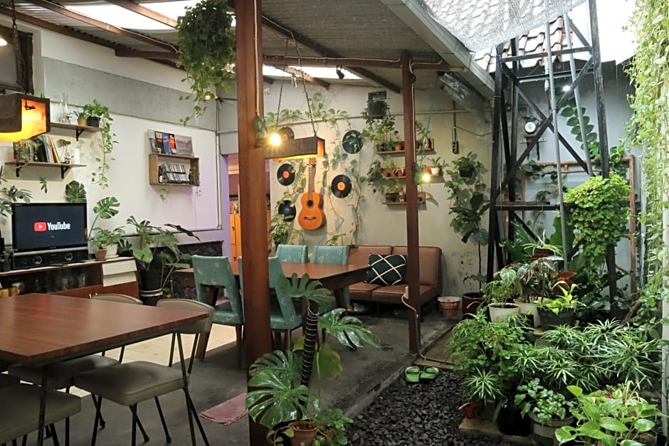 SEMERU HOSTEL MALANG