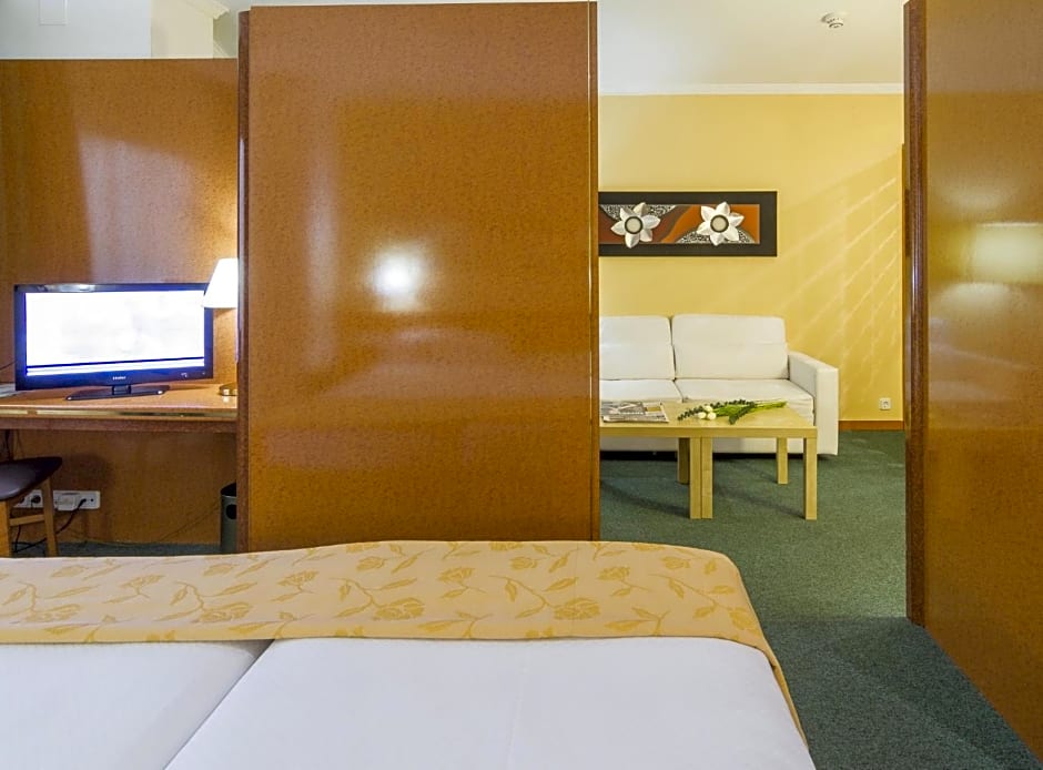 Acacia Suite