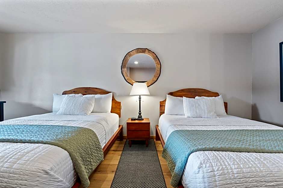 Duck Creek Village Inn