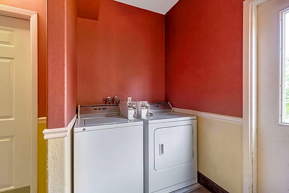 CasaBlanca Inn & Suites Houston - Spring