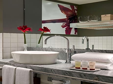 Junior Suite King Canal/City View